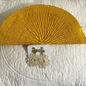 Wristlet and earrings made of Paja Toquilla 100% straw weaved -made in Ecuador